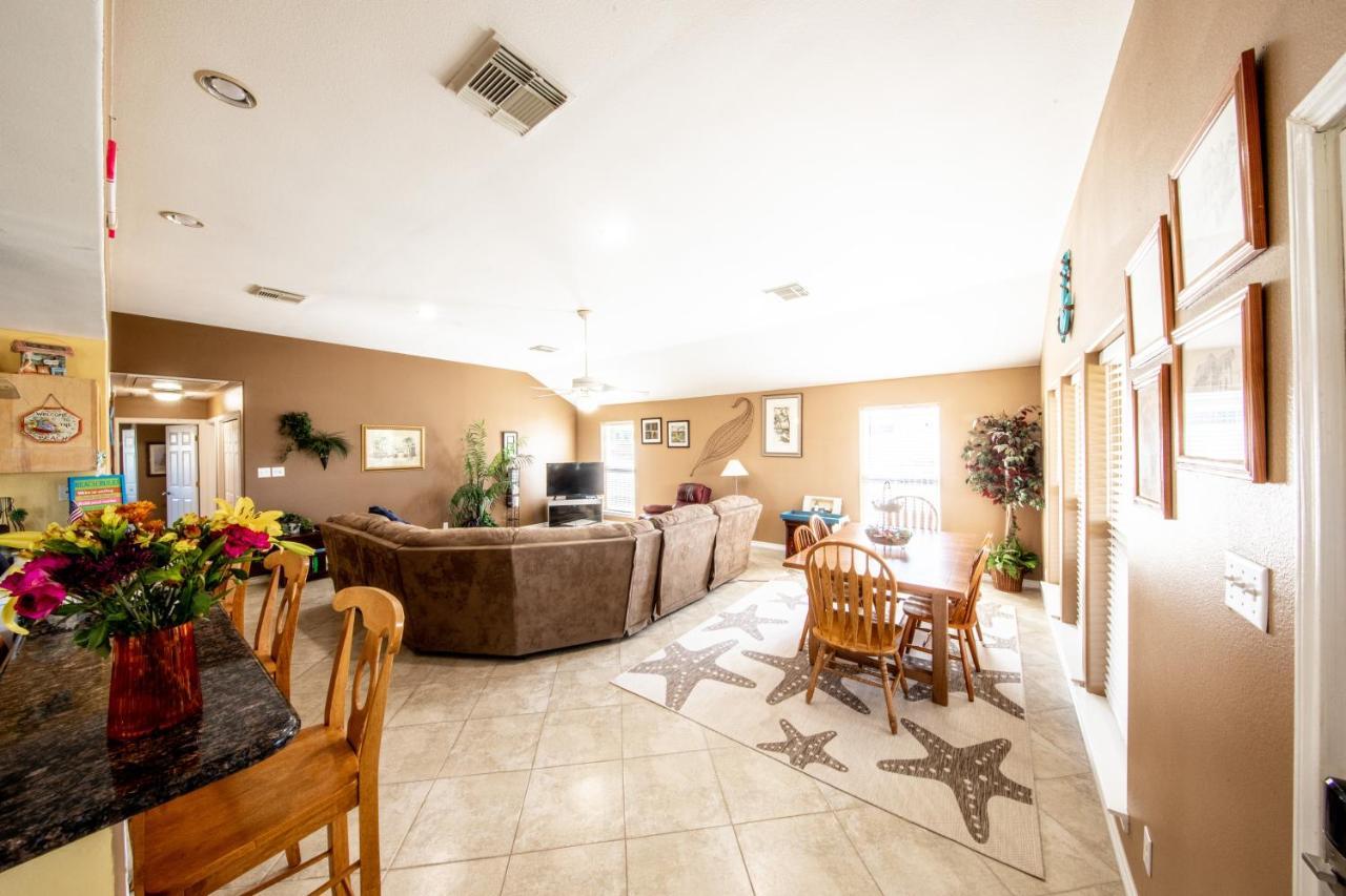 Relax At Our Beach Haven - Pet Friendly Galveston Exterior foto
